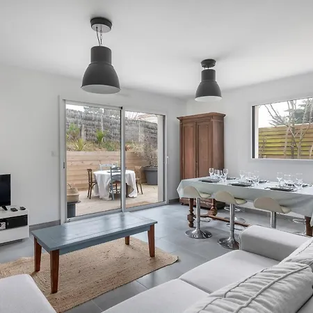 Casa de Férias Maison Recente En Bord De - 15m De La *